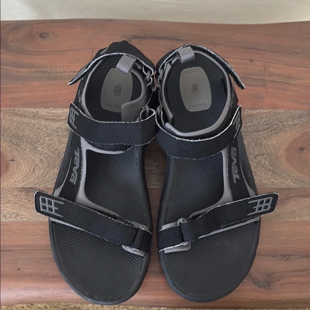 Teva Black and Gray Sport Sandals with Adjustable Straps. 9